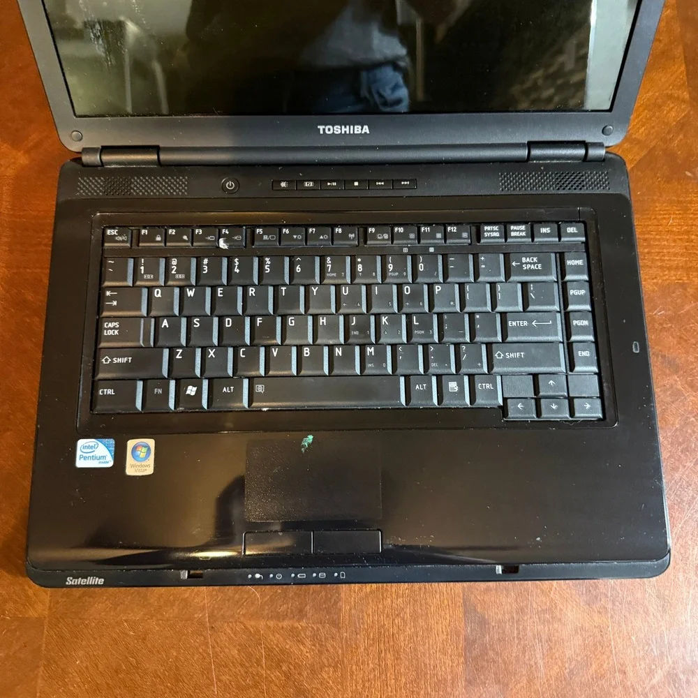Toshiba Satellite L305-S5921 Laptop Intel Pentium Windows Vista Black only parts